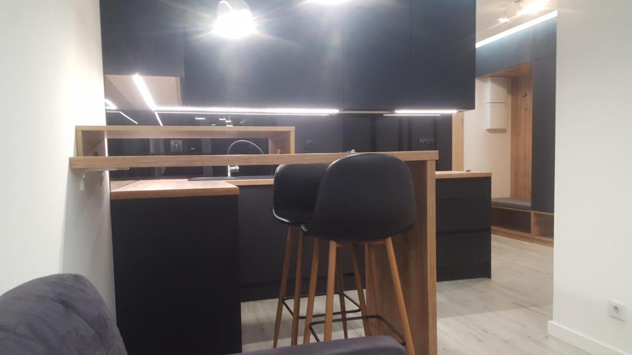 Apartament Skarbowa 2 & Parking Leszno  Exteriör bild
