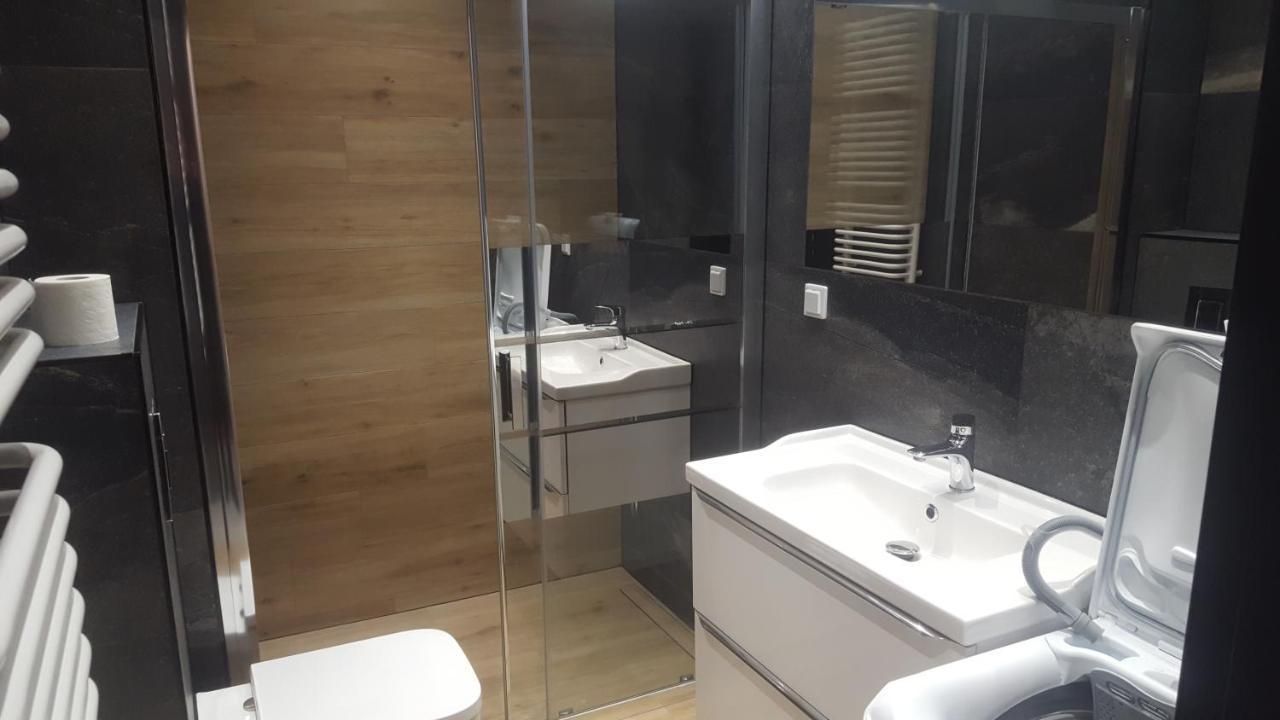 Apartament Skarbowa 2 & Parking Leszno  Exteriör bild
