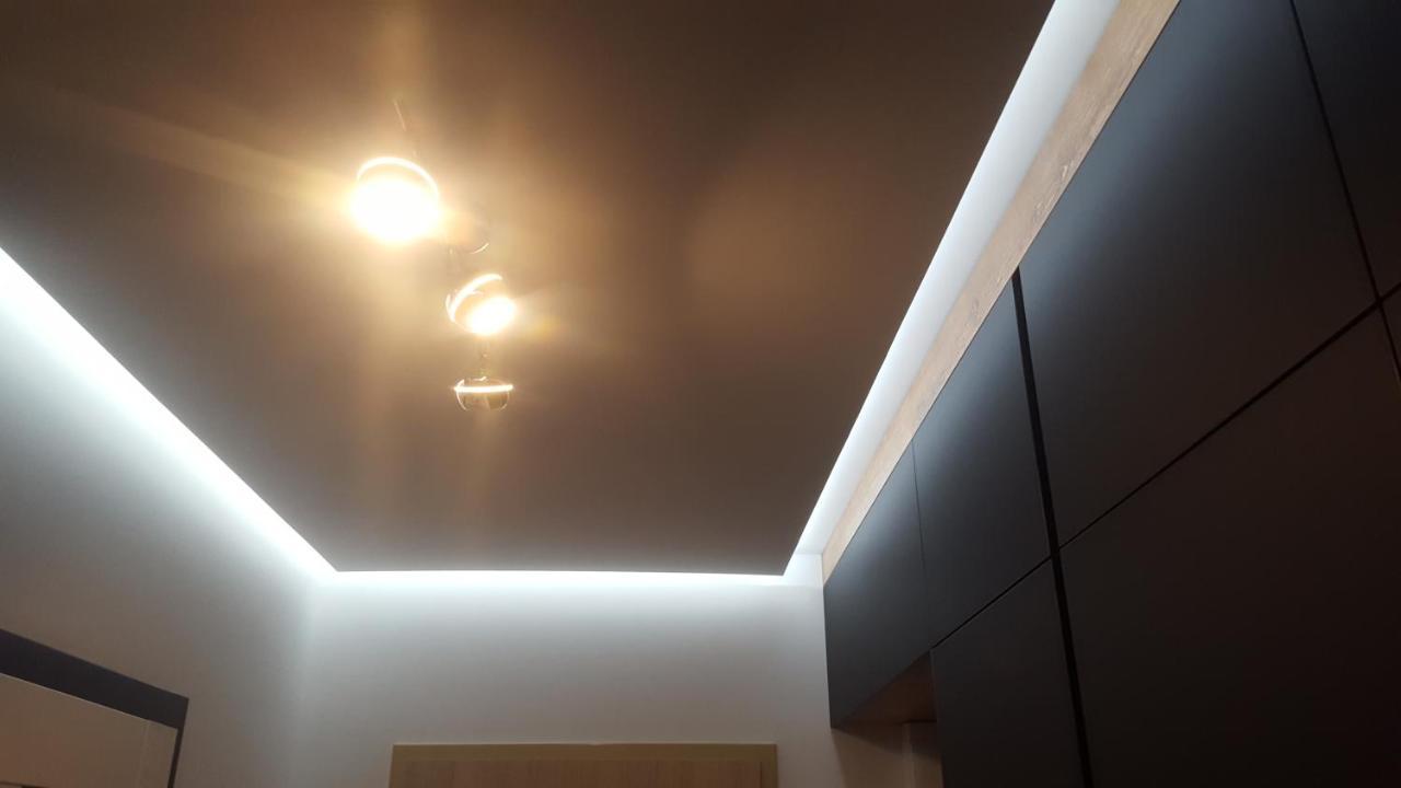 Apartament Skarbowa 2 & Parking Leszno  Exteriör bild